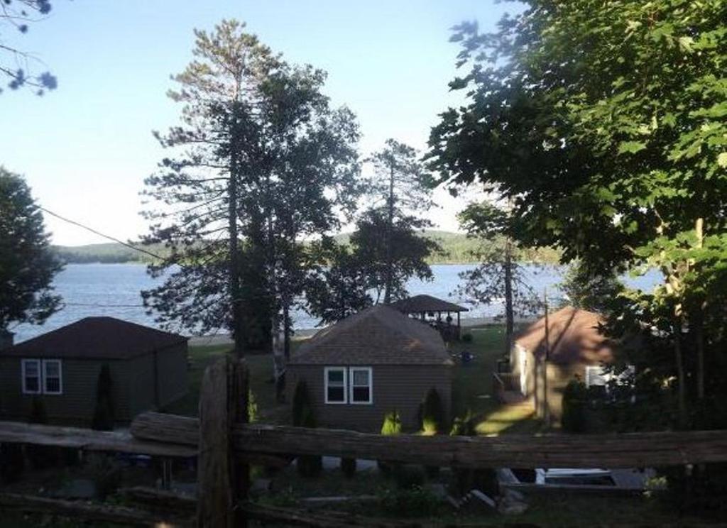 Cloverleaf Cottages Oxtongue Lake Exterior photo